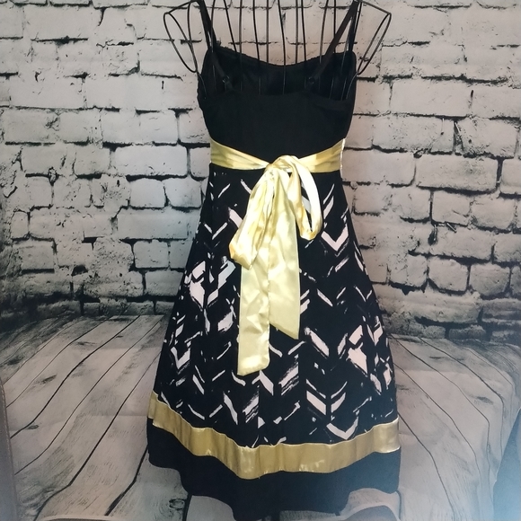 Ruby Rox dress - Picture 5 of 7